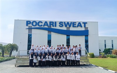 Kunjungan Edukatif SMP Al Hanifah ke Pabrik Pocari Sweat